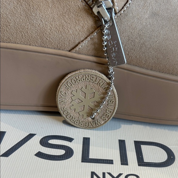 🎁🎄Final Price🎄🎁 J Slides Tan Suede Winter Boots with Faux Fur NIB - Picture 2 of 6